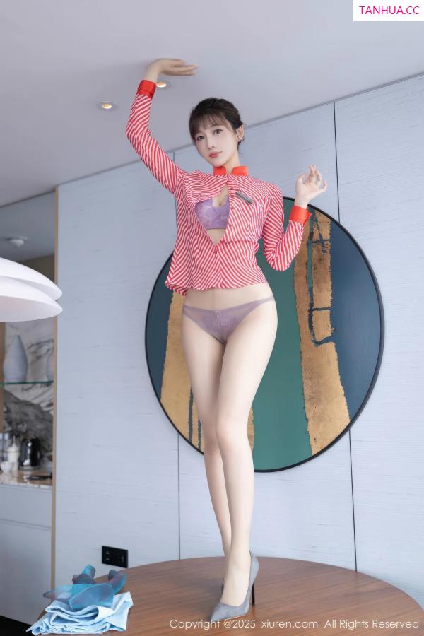 陆萱萱  [XiuRen]高清写真图 2025.10.30 No.10932 陆萱萱 性感制服第20张图片